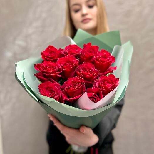 Bouquet of 11 Ecuadorian burgundy roses Explorer 70cm