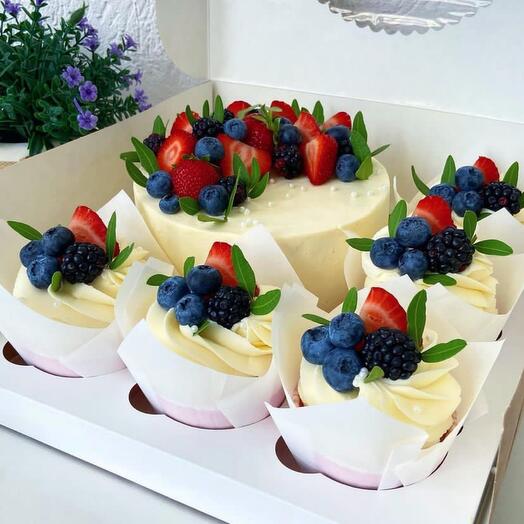 Set of bento and cupcakes, cupcakes, bento cake, set as a gift