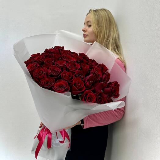 Моно букет алых роз Эквадор
