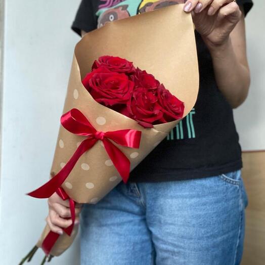 Ramo de rosas rojas