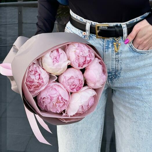 She loved to take pictures with peonies