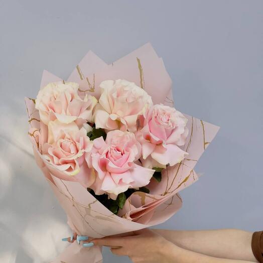 Bouquet of pink French roses