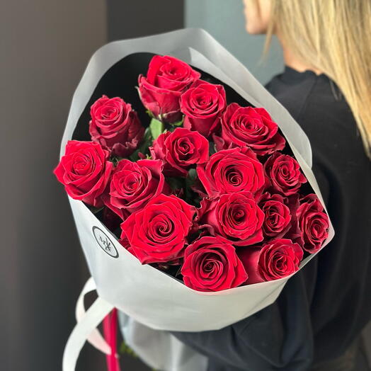Алые розы (15) в авторской упаковке🌹
