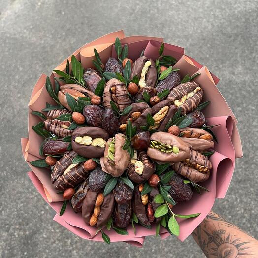 Финики с орехами в бельгийском шоколаде