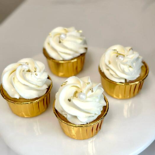 Almond cupcakes 4 pieces