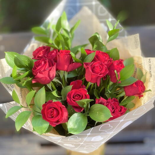 Bouquet of 15 red roses