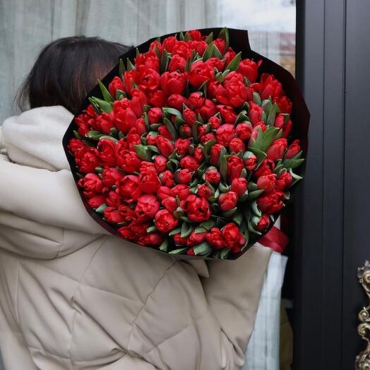 Тюлпаны красные