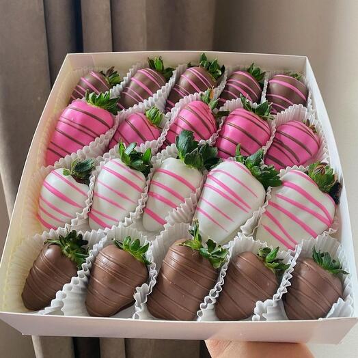 Клубника в шоколаде 20шт Berry Box