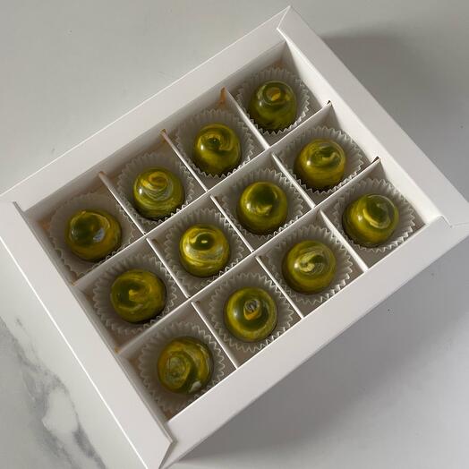 Корпусные конфеты ручной работы с начинкой «Мохито» в количестве 12 шт