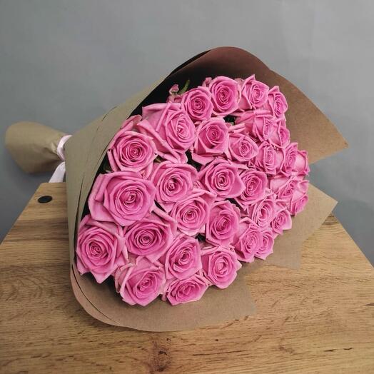 Bouquet of 31 pink Aqua roses 50 cm