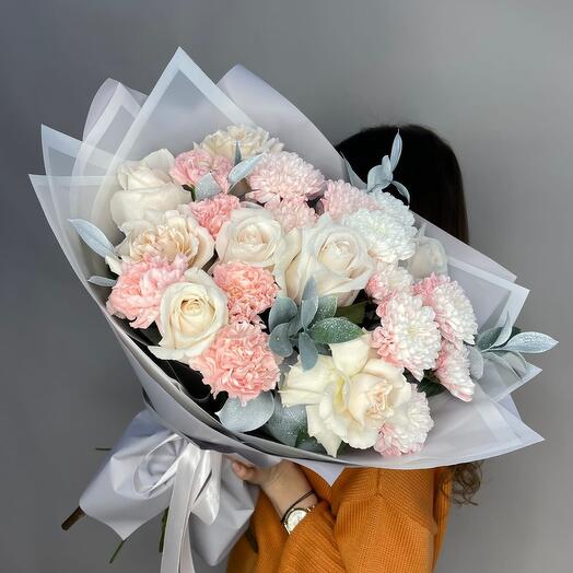 Букет из роз и хризантем 🌸