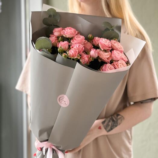 Bouquet compliment rose peony bush with eucalyptus