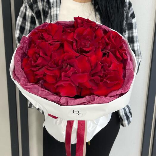 Rosas francesas rojas brillantes