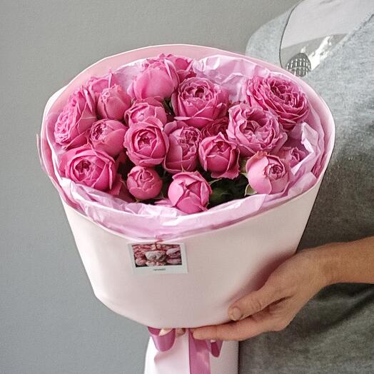 Bouquet of a compliment from a bushy peony-shaped rose