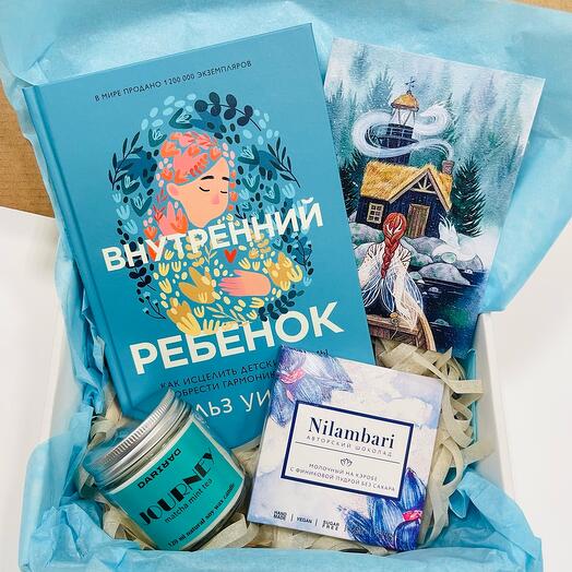 Подарочный набор с книгой «Внутренний ребёнок», ароматической свечой и шоколадом