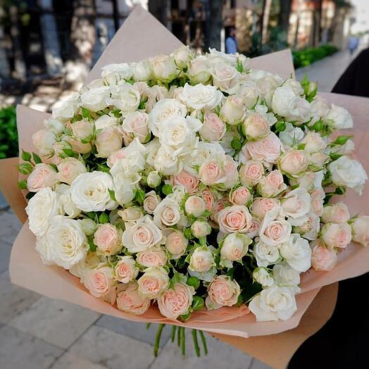 Bouquet of 101 mixed bush roses