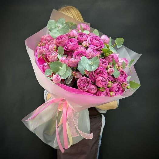 Потрясающий букет пионовидная Роза