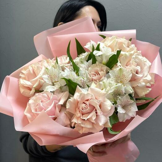 The bouquet is a composite "Pink cloud"