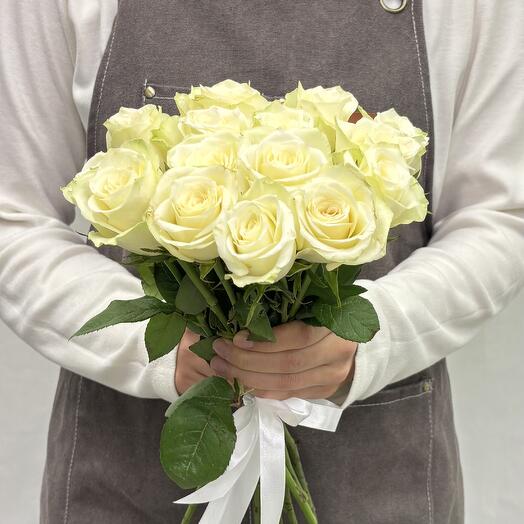 Ramo de 15 rosas blancas de Kenia, altura 40 cm