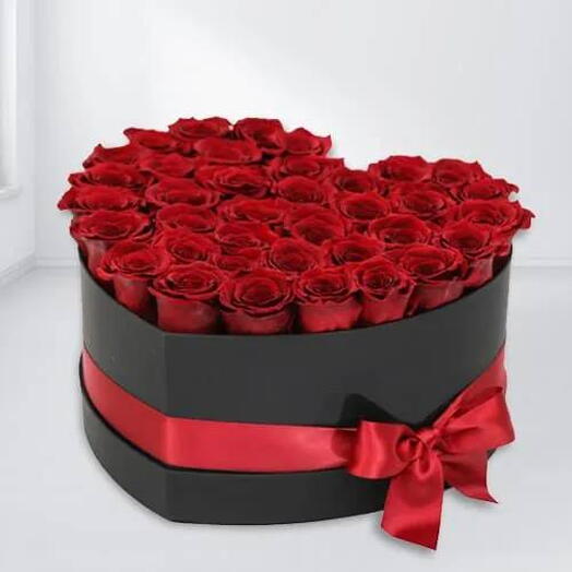 EVER RED ROSES IN A SMALL BLACK BOX