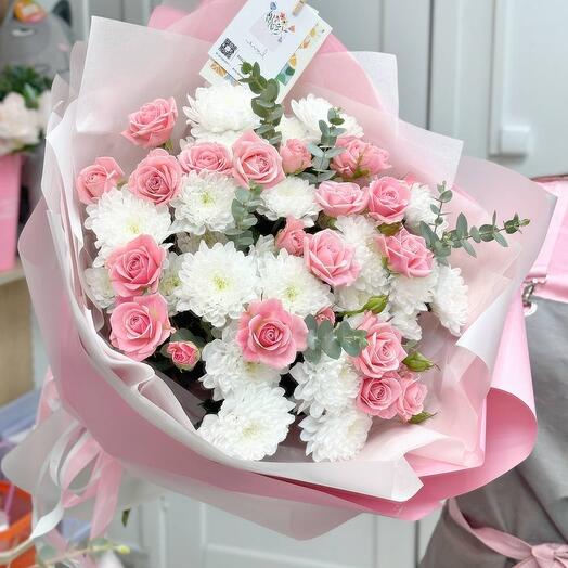 🌸 нежные кустовые розы с хризантемой