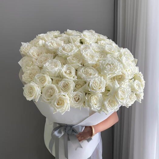 51 WHITE ROSES