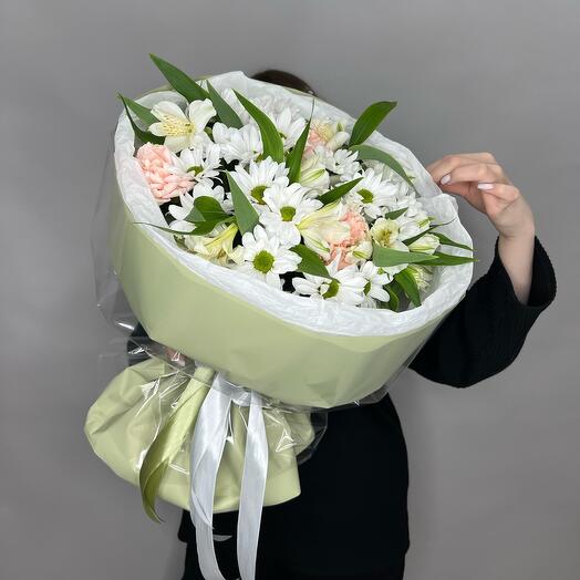 Весенний с ромашками