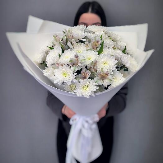 White bouquet of chrysanthemums and alstroemeria