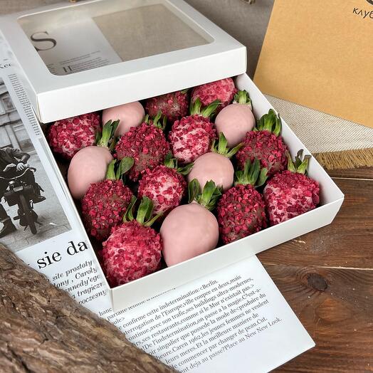 Chocolate-covered strawberries "Lyubov" 16-25 berries