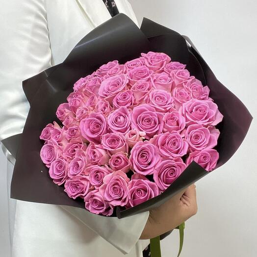 Розовые розы