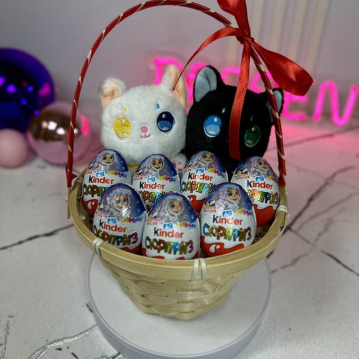 Корзина с Киндерами и Котиками