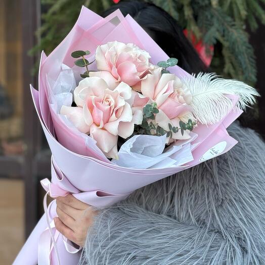 Mono bouquet of pink lace roses