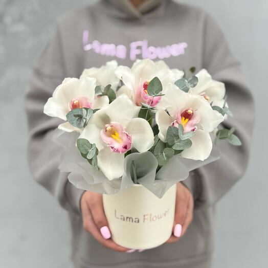 Flowers in a box A gentle kiss