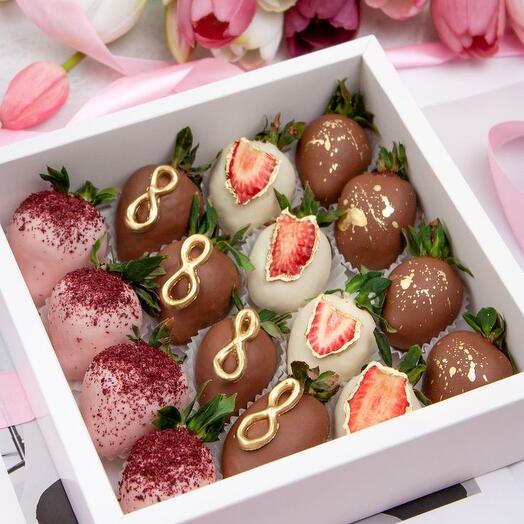 Клубника в шоколаде «8 марта» «0099»