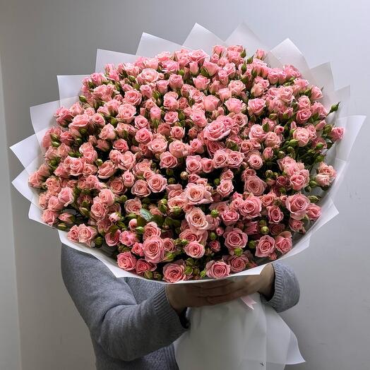 Букет из 59 кустовые розы