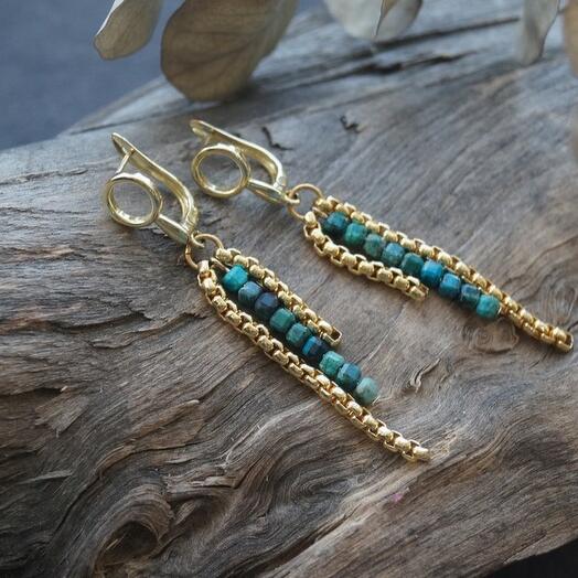 Серьги с хризоколлой и цепочками