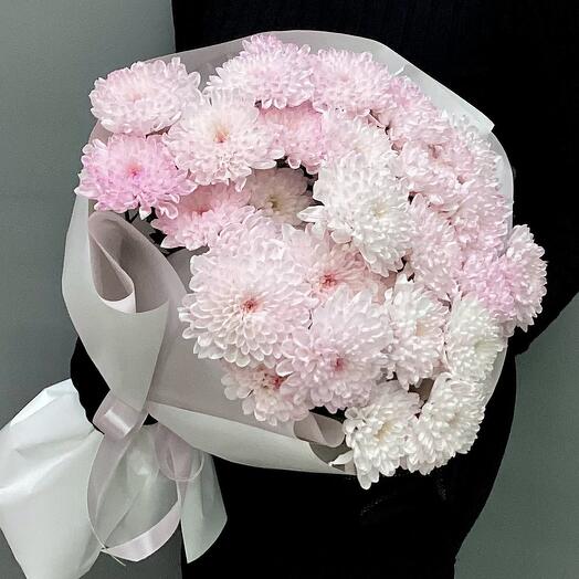 Букет розовых хризантем