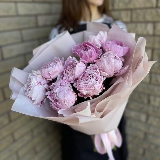Розовые пионы