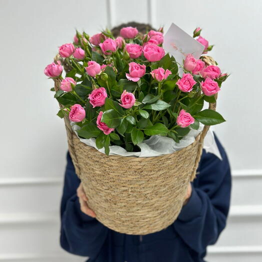 Кустовые розы в кашпо Л