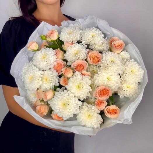 Нежный букет: кустовая Роза и хризантема для любимой 🥰