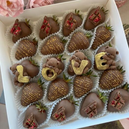 Набор 20 клубничек «love»