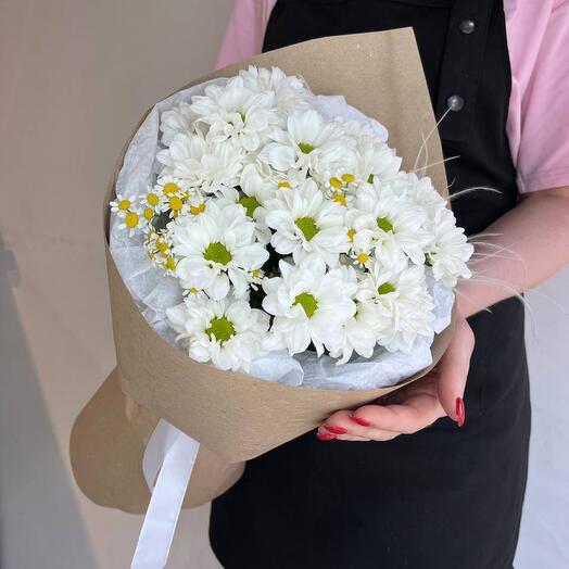 Комплимент из ромашек💛 букет кустовых хризантем и полевых ромашек