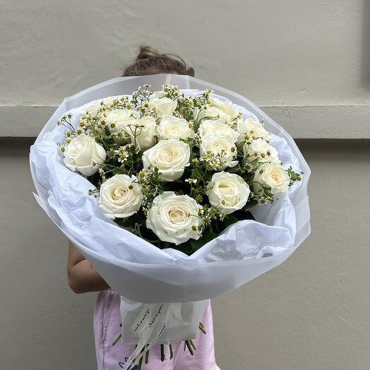 Bouquet of 19 white roses