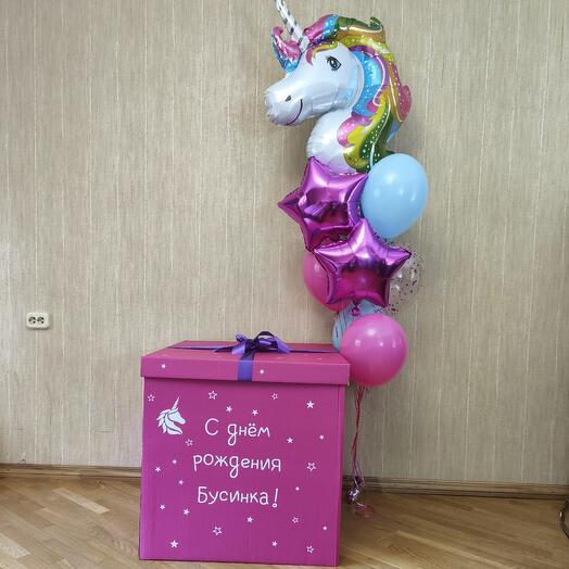 Коробка фуксия с шарами и единорогом