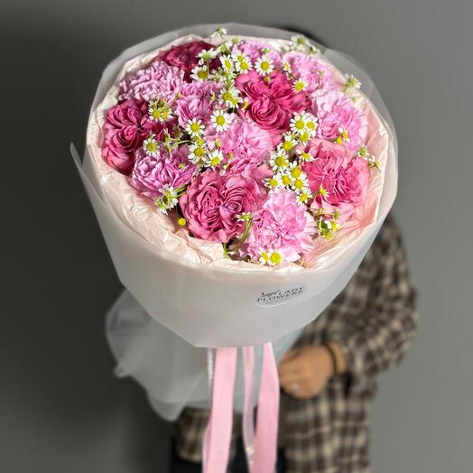 Яркий букет из красивейших роз с диантусами и ромашками💗/ доставка цветов в Уфе