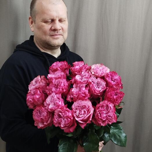 Пионовидная роза Кантри Блюз