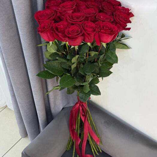 Розы метровые 25 шт