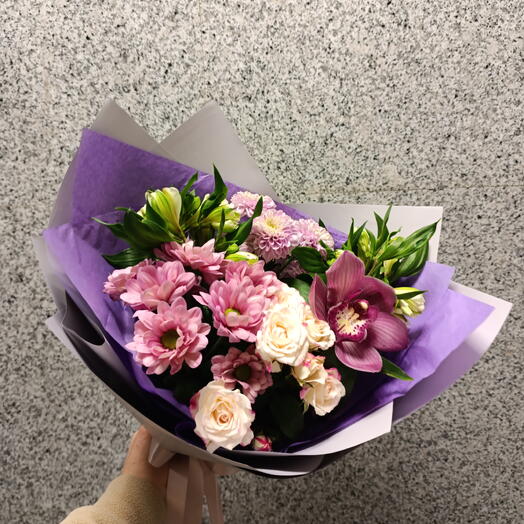Букет с орхидеей