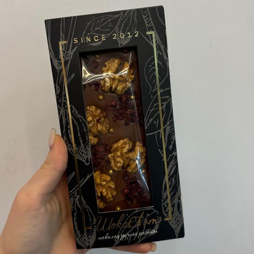 Шоколад ручной работы с грецким орехом