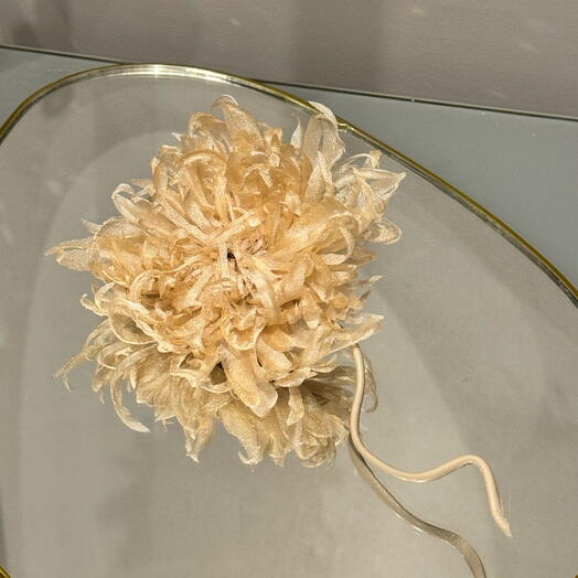 Брошь из текстиля «ASTER SULLA GAMBA - BEIGE S»